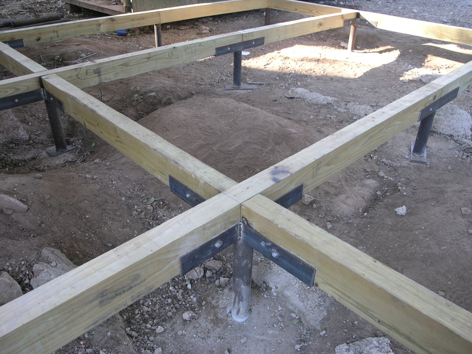 stiffened grid type beam and slab foundation